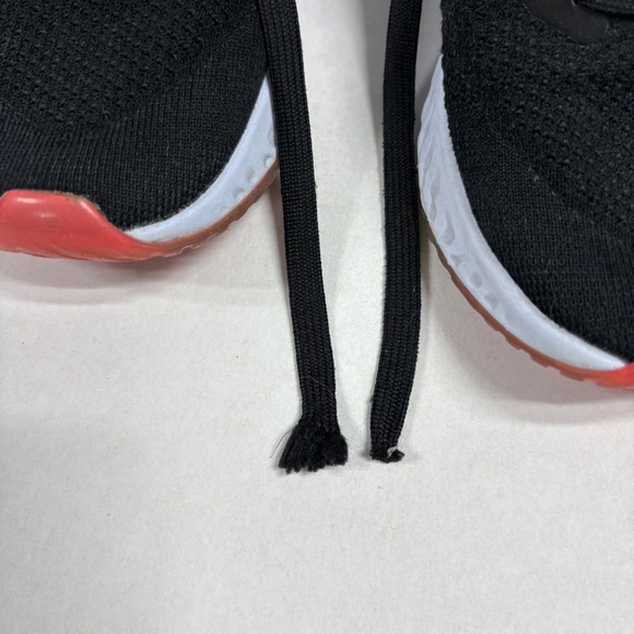 Nike Women's Epic React Flyknit Shoes -‎ Size 8. - Picture 3 of 9